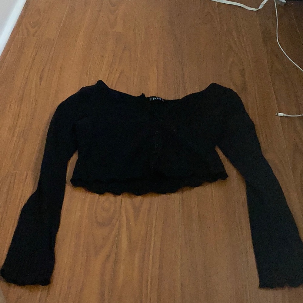 long sleeve black crop top